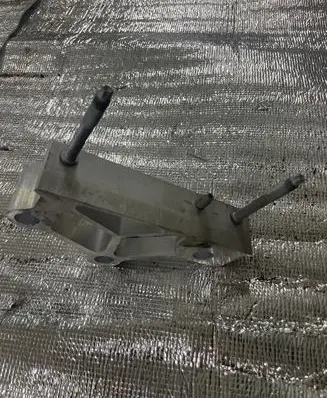 Audi A8 S8 D4 4H Engine mounting bracket 4H0857021A