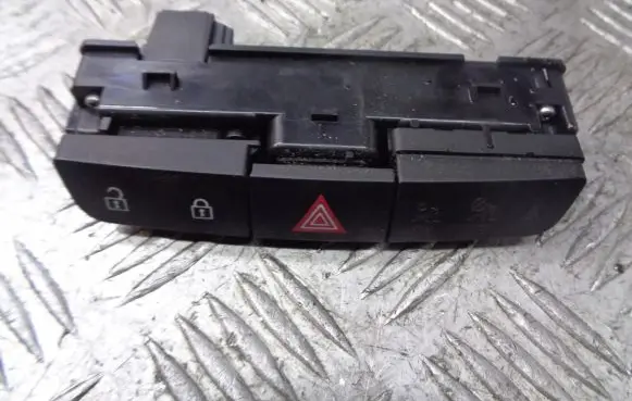 Opel Insignia A Hazard light switch 13271927