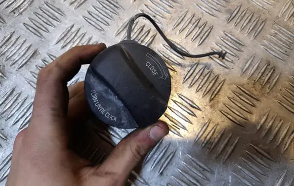 BMW 5 F10 F11 Fuel tank filler cap 7222391