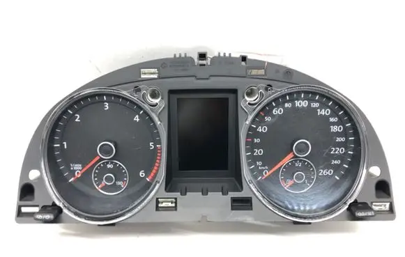 Volkswagen PASSAT B7 Speedometer (instrument cluster) 3AA920870J