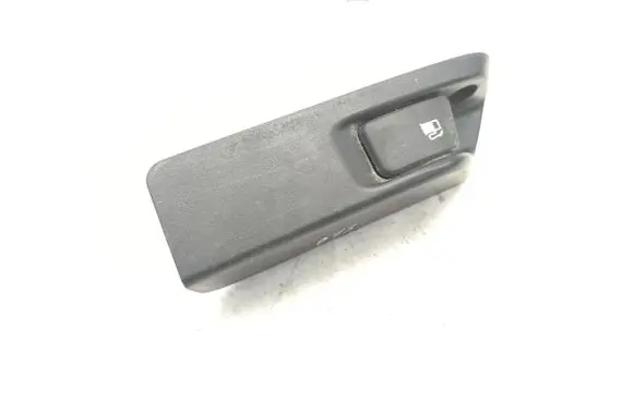 Toyota Prius (XW30) Fuel tank opening switch 