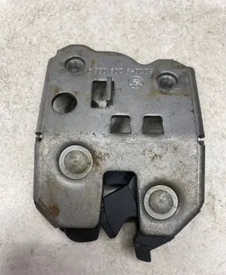 BMW 3 E46 Seat back rest lock catch 8209036