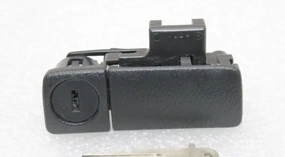 Nissan X-Trail T31 Glove box opening button 686306P10C F86324P00A