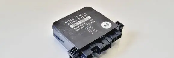 Mercedes-Benz E W210 Door control unit/module 2108203626