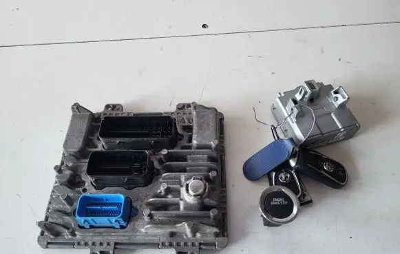 Opel Insignia B Engine control unit/module 55503335 39124296