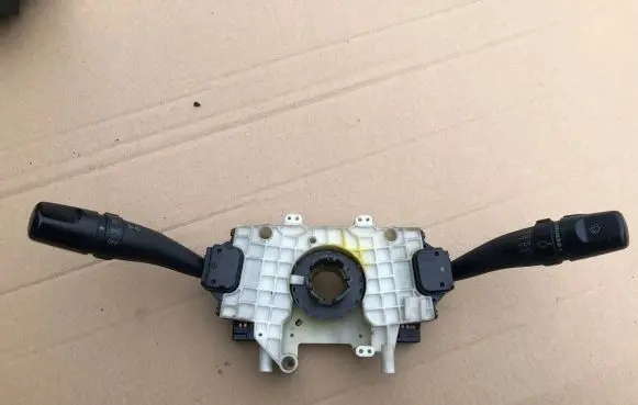 Hyundai Elantra Wiper turn signal indicator stalk/switch