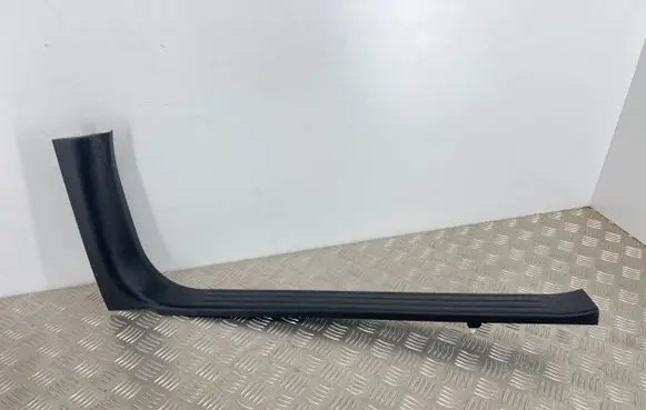 Nissan Navara D23 Front sill trim cover 769B44KJ0A