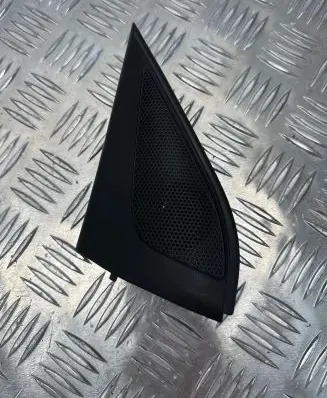 Mitsubishi L200 Front door high frequency speaker