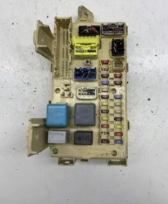 Toyota Avensis T250 Fuse module 8264105020A