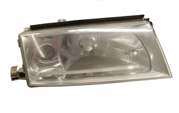 Skoda Octavia Mk1 (1U) Headlight/headlamp 1U1941016E