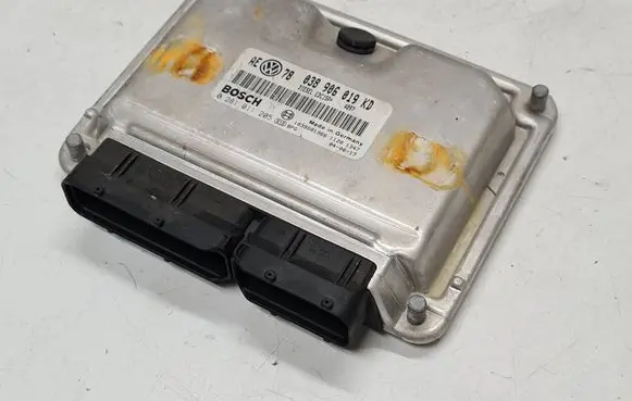 Volkswagen PASSAT B5.5 Engine control unit/module 038906019KD 0281011205