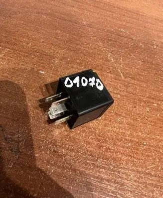 Mercedes-Benz SL R129 Other relay A0025421319 D1070