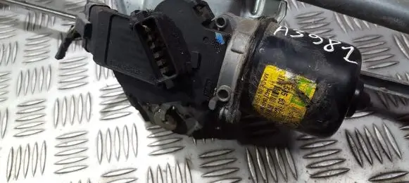 Renault Kangoo I Wiper motor 53563102 04425