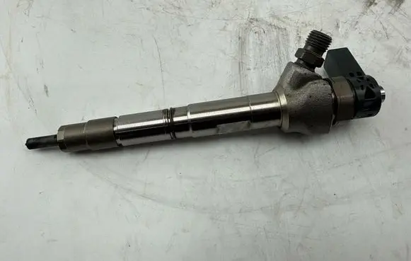 Audi A6 S6 C7 4G Fuel injector 04L130277AE