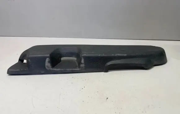 Volvo XC90 Front door seat control surround trim 9174422