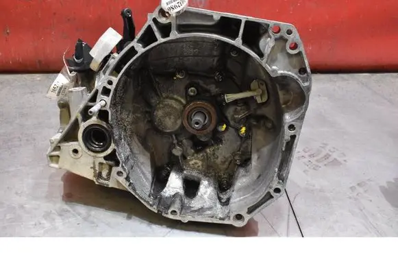 Renault Captur Manual 6 speed gearbox JR5357
