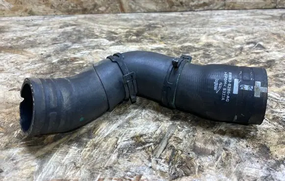 Engine coolant pipe/hose
