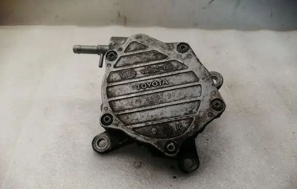Toyota Auris 150 Vacuum pump 293000W030