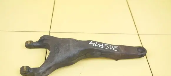Toyota Avensis T270 Clutch release arm fork SPRZEGLA N47C16A