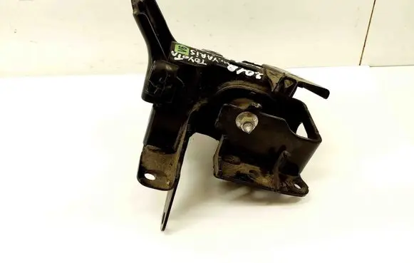 Toyota Yaris Gearbox mount