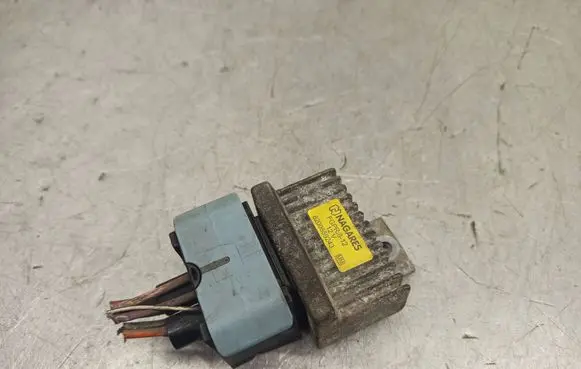 Renault Master III Glow plug pre-heat relay 8200859243
