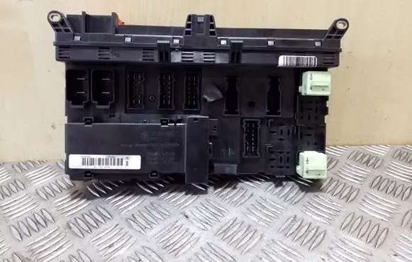 BMW X5 E53 Fuse module 8378107 518877006 8380407
