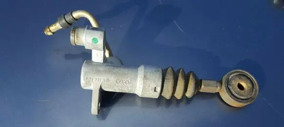 Audi A4 S4 B5 8D Clutch master cylinder 8d1721401