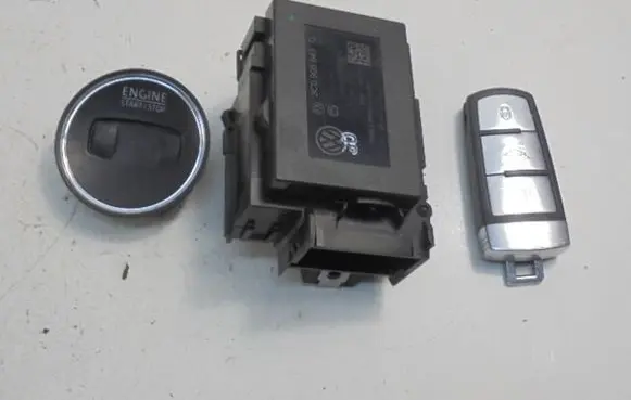 Volkswagen PASSAT B6 Ignition lock 3C0905843Q