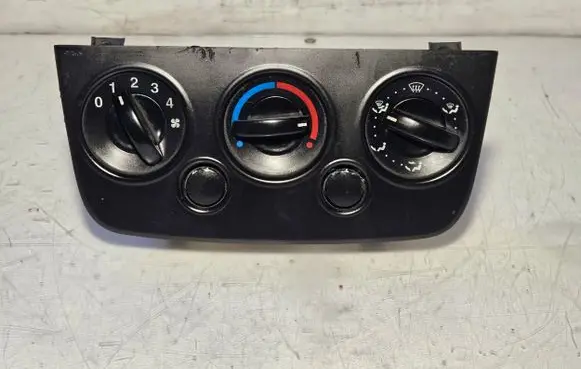 Ford Fiesta Climate control unit VP256H18D451B