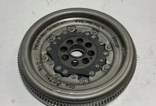 Volkswagen Golf VII Flywheel 06K105266A