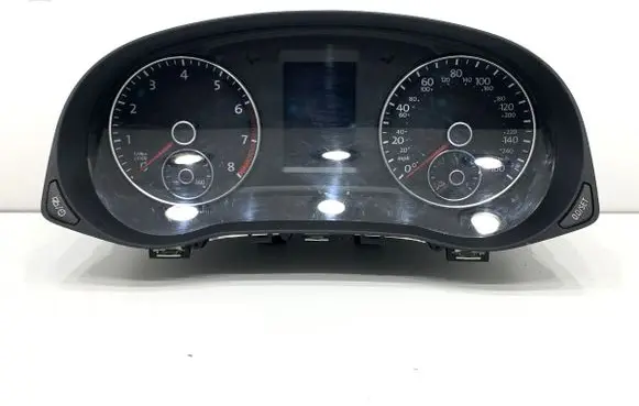 Volkswagen PASSAT B7 Speedometer (instrument cluster) 561920970F