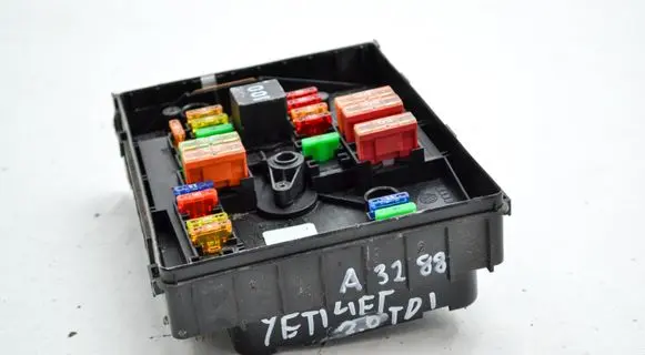 Skoda Yeti (5L) Fuse box set 1K0937125D 017183073