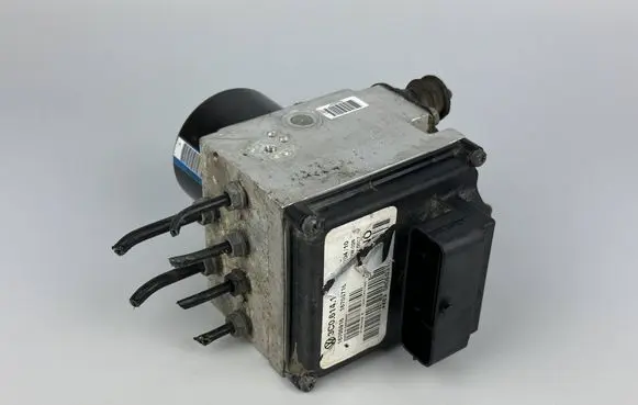 Volkswagen PASSAT B6 ABS Pump 3C0614109AK 16705716 16705916