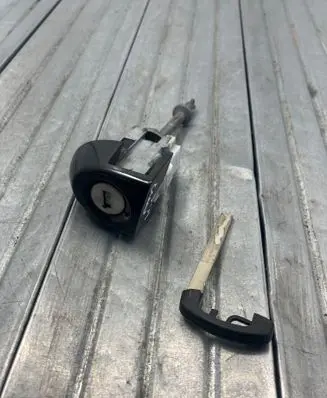 BMW 3 F30 F35 F31 Coupe door lock (next to the handle) 
