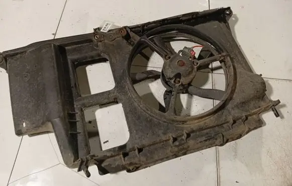 Peugeot 206 Radiator cooling fan shroud 