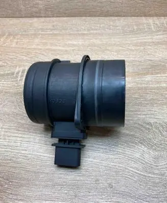 Volkswagen Scirocco Mass air flow meter 03G906461C 0281002735