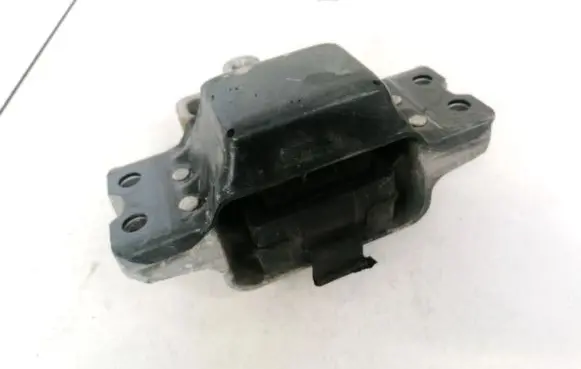 Volkswagen Touran I Engine mount bracket 1K0199555