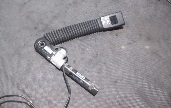 BMW 5 E60 E61 Front seatbelt buckle 224802A 7065848 230304