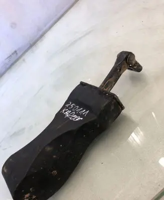 Skoda Karoq Front door check strap stopper 57a837203