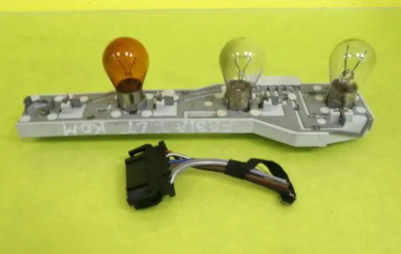 Skoda Fabia Mk1 (6Y) Tail light bulb cover holder