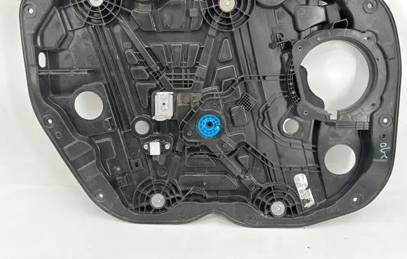 Hyundai Ioniq Front window lifting mechanism without motor 82471G2011
