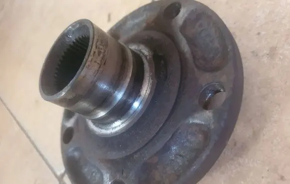 Front wheel hub spindle knuckle