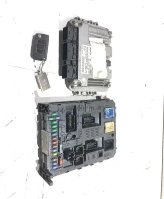 Peugeot 308 Engine ECU kit and lock set 966405908001 9664843780 0281013872