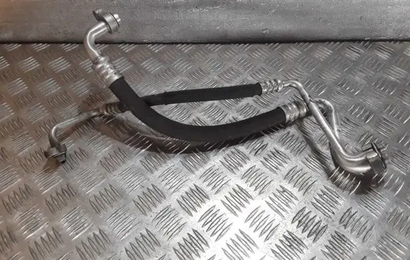 Opel Insignia A Air conditioning (A/C) pipe/hose 13220107 316137793