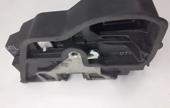BMW 1 E81 E87 Front door lock A046998 7167075
