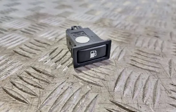 Toyota Avensis T250 Fuel tank opening switch 156795