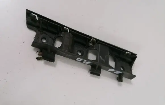 Volkswagen PASSAT B6 Front bumper mounting bracket 3C0807184