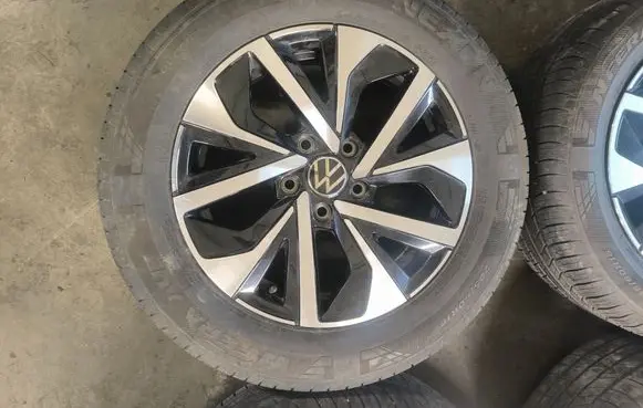 Volkswagen Jetta VII R16 alloy rim 5GM601025AD