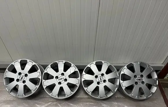 Opel Corsa C R15 alloy rim D9903