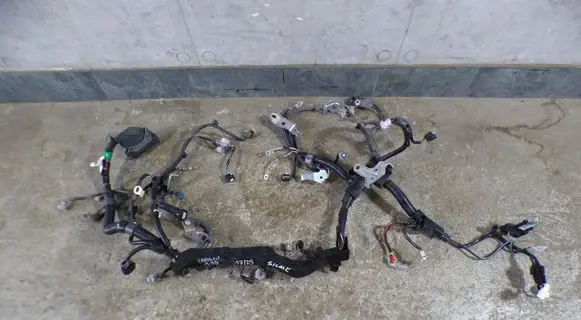 Toyota Yaris Engine installation wiring loom 821210U130 256BCLIP V13180801093505